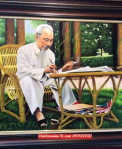 tranh bác hồ ngồi làm việc