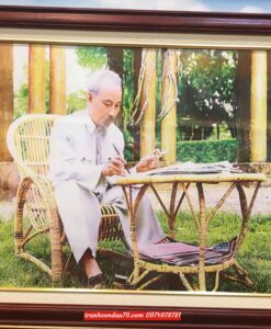 tranh bác hồ ngồi làm việc